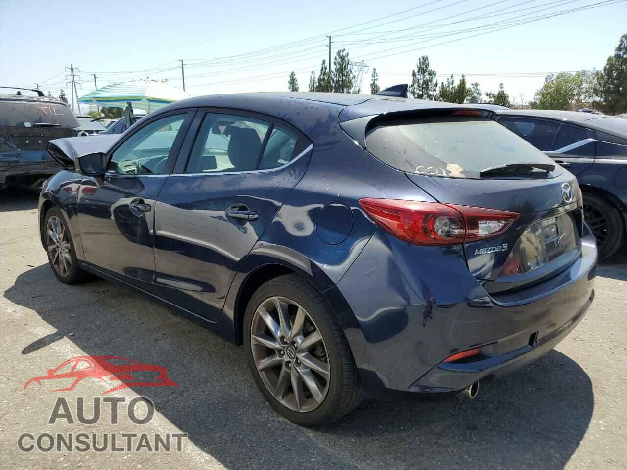 MAZDA 3 2018 - 3MZBN1L37JM263300