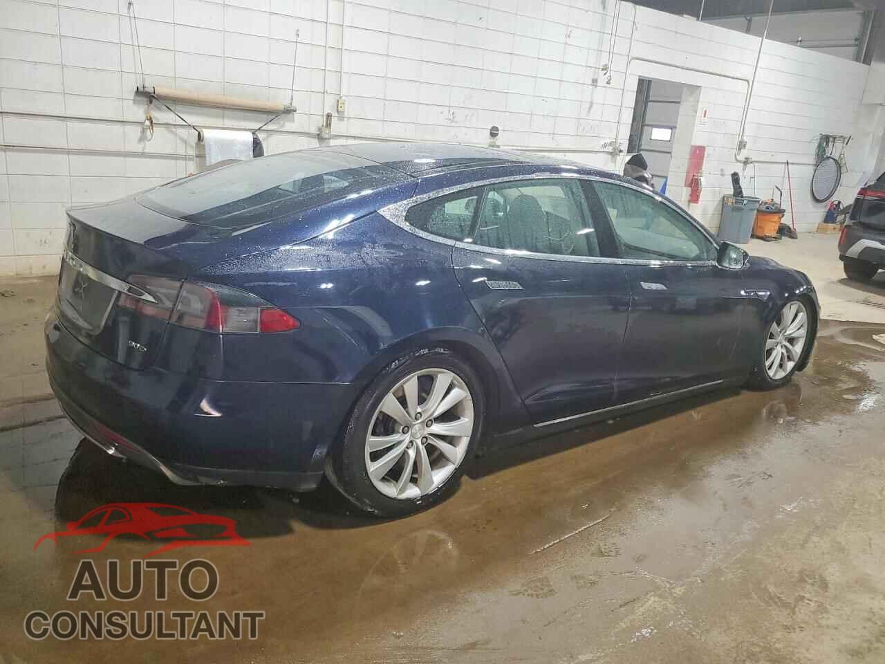 TESLA MODEL S 2015 - 5YJSA1H28FFP79031