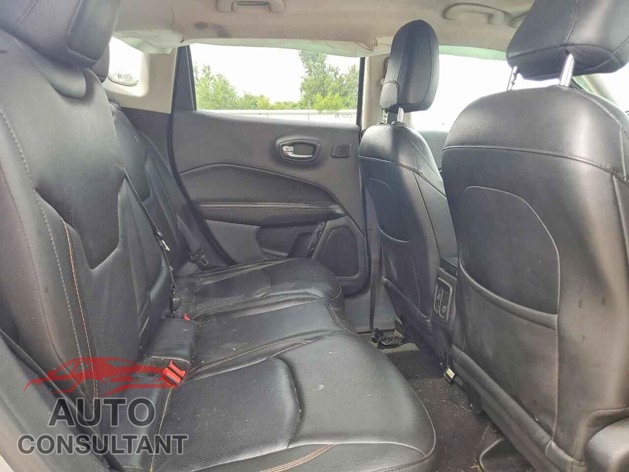 JEEP COMPASS 2018 - 3C4NJDCB7JT336899