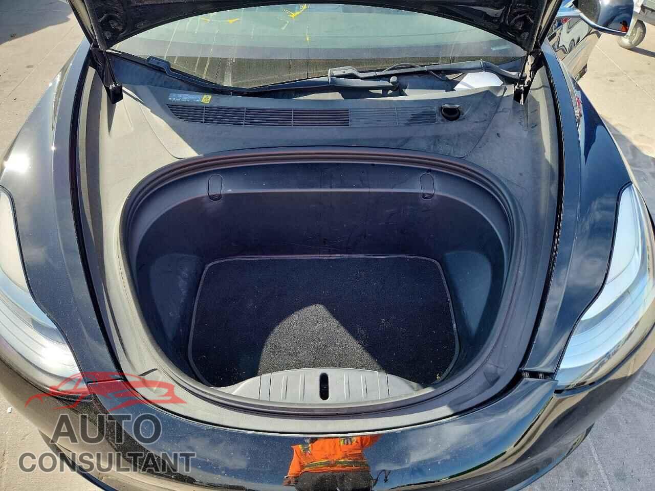 TESLA MODEL 3 2018 - 5YJ3E1EA4JF034371