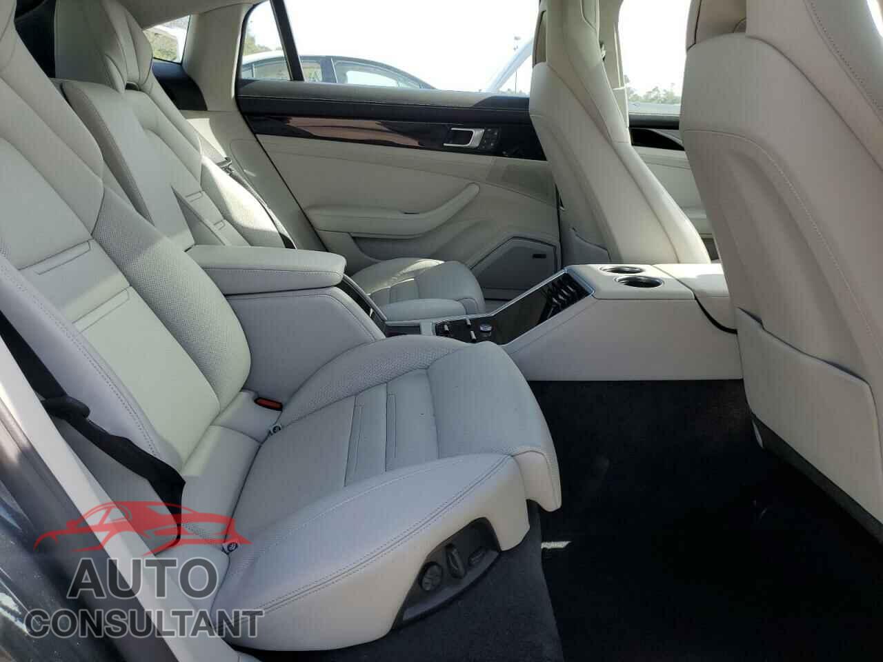 PORSCHE PANAMERA 2023 - WP0BB2A78PL153003