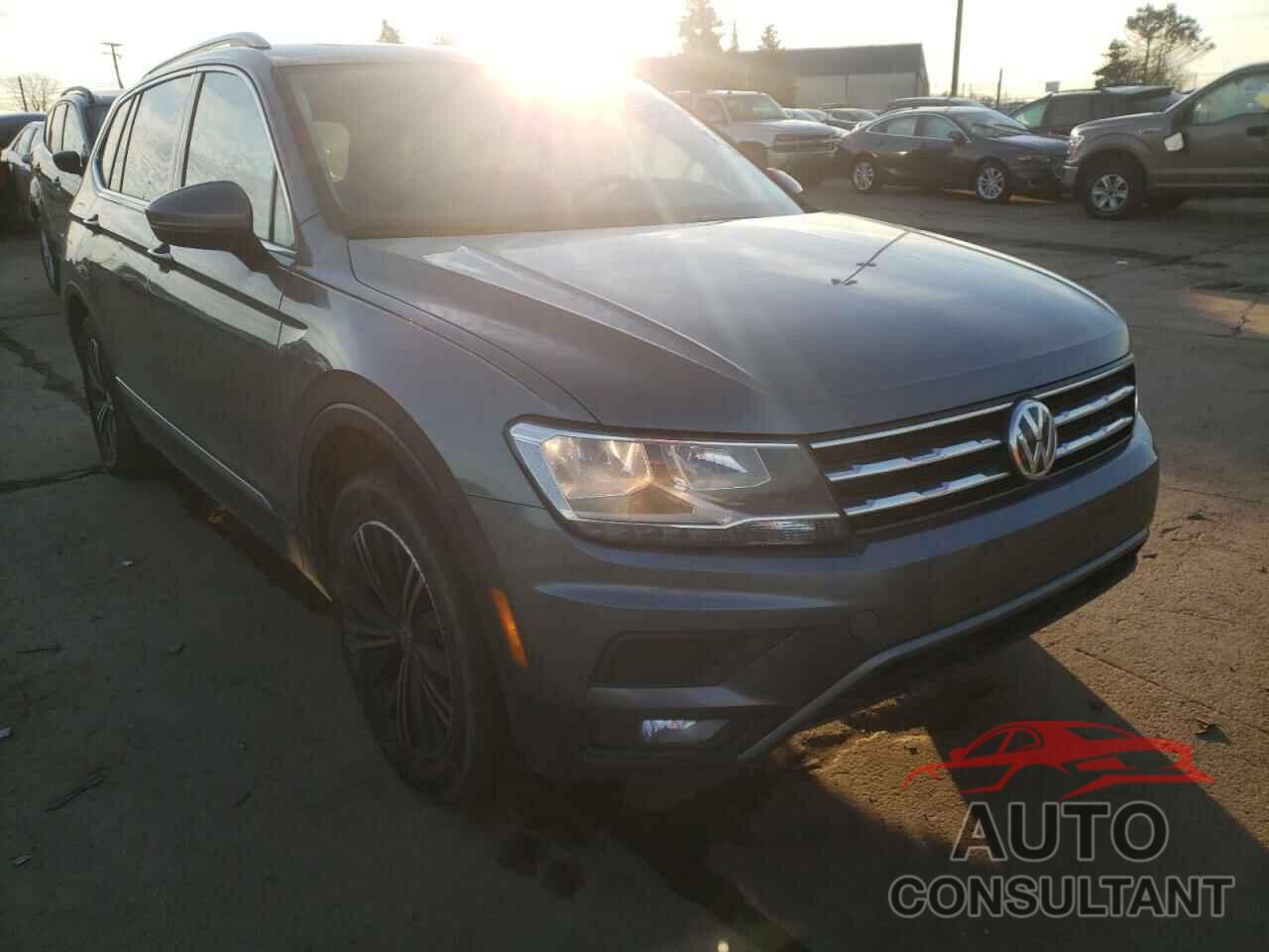 VOLKSWAGEN TIGUAN 2018 - 3VV2B7AX9JM019427