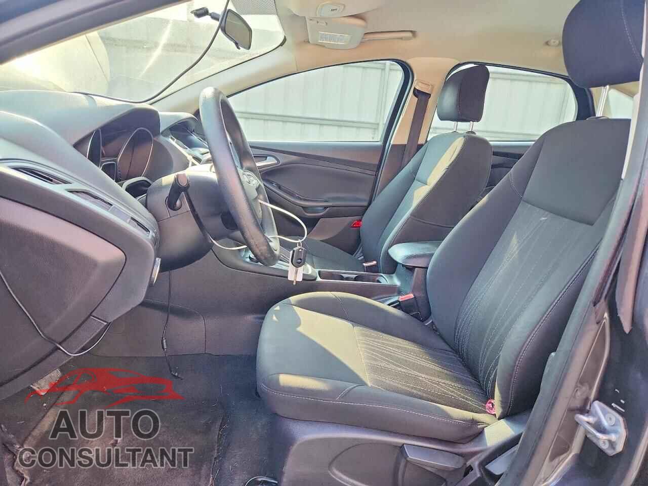 FORD FOCUS 2017 - 1FADP3F22HL309363