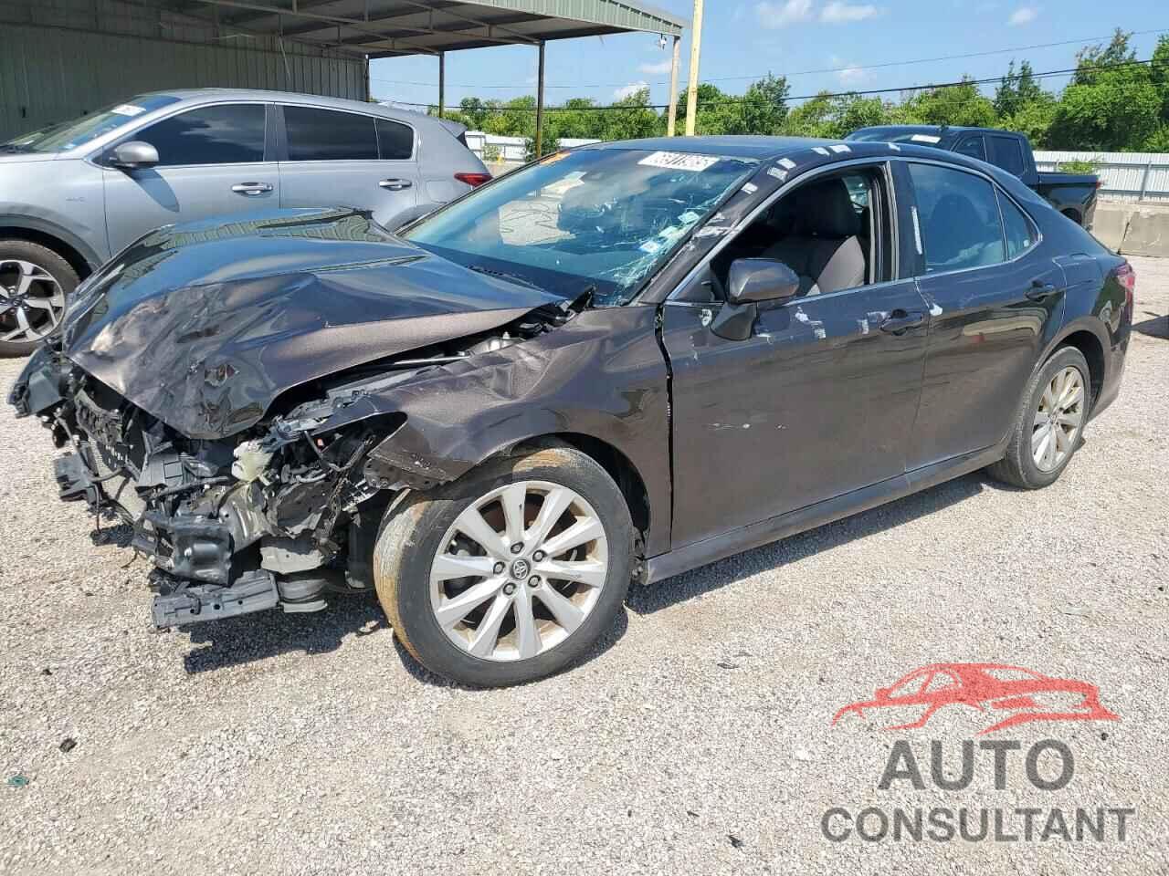 TOYOTA CAMRY 2018 - 4T1B11HK4JU542029