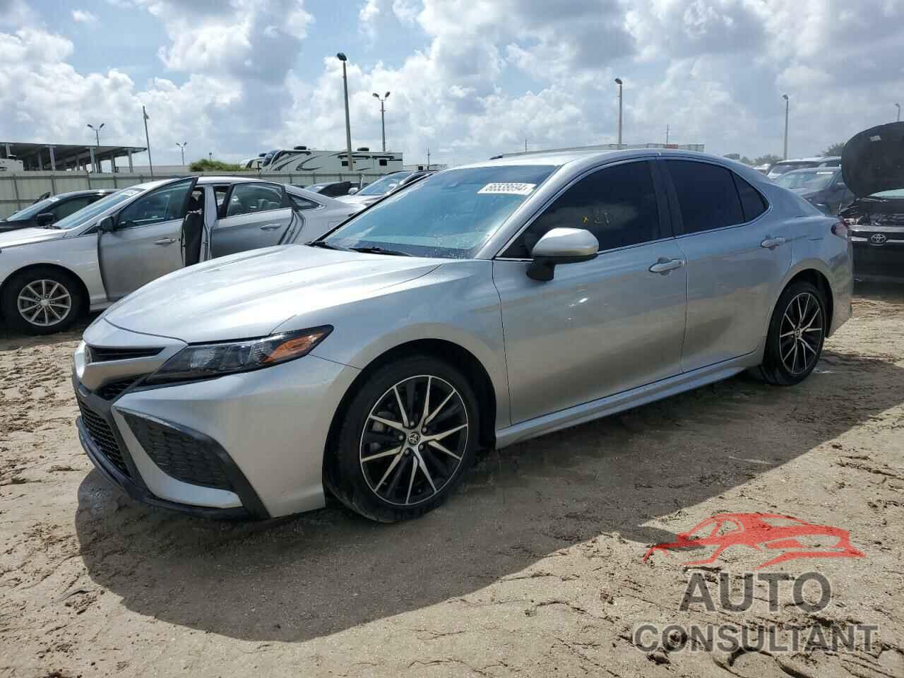 TOYOTA CAMRY 2021 - 4T1G11AK5MU602985