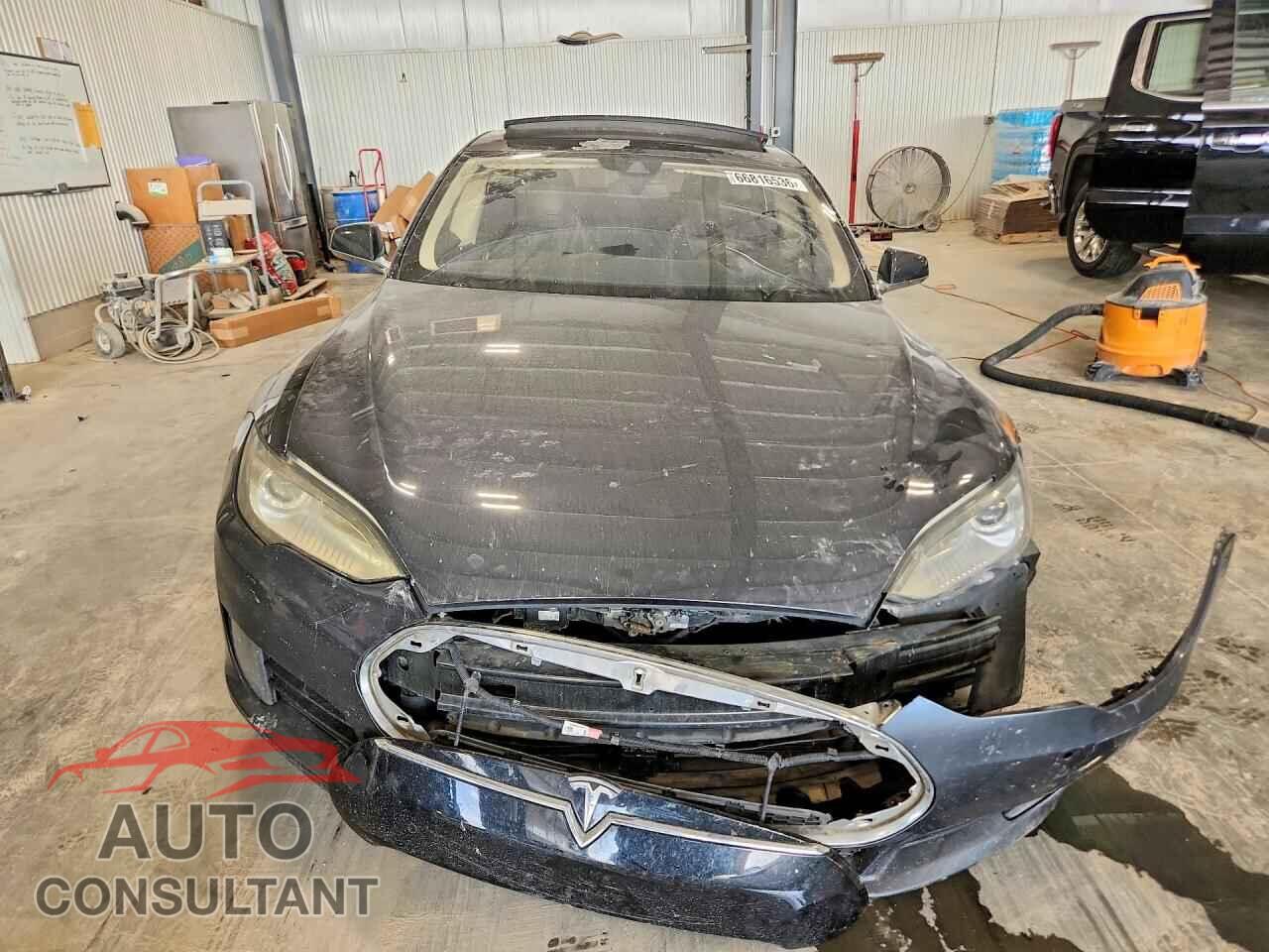 TESLA MODEL S 2015 - 5YJSA1E28FF119902