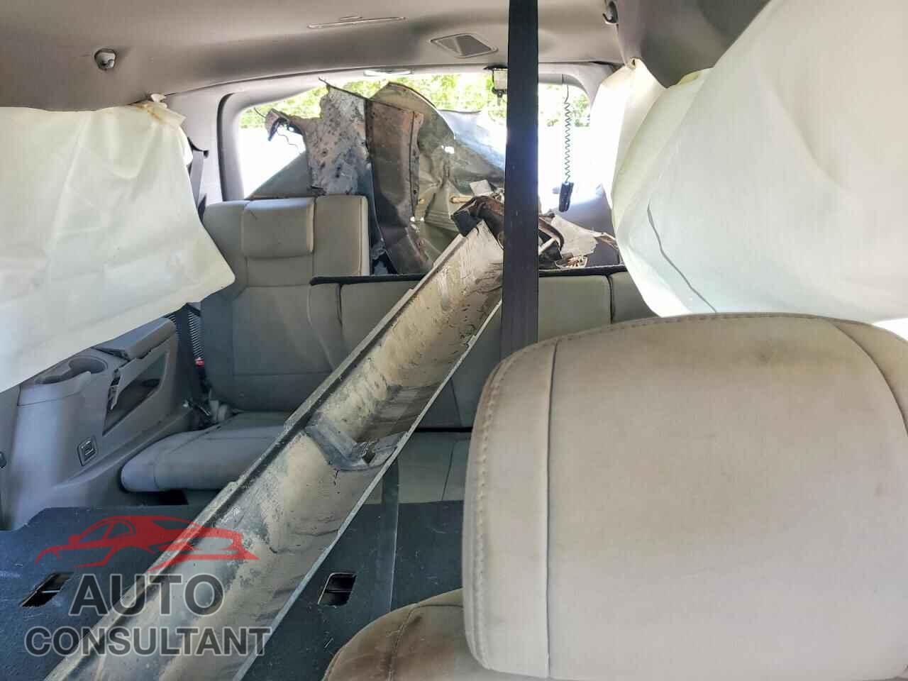 HONDA PILOT 2011 - 5FNYF4H24BB037006