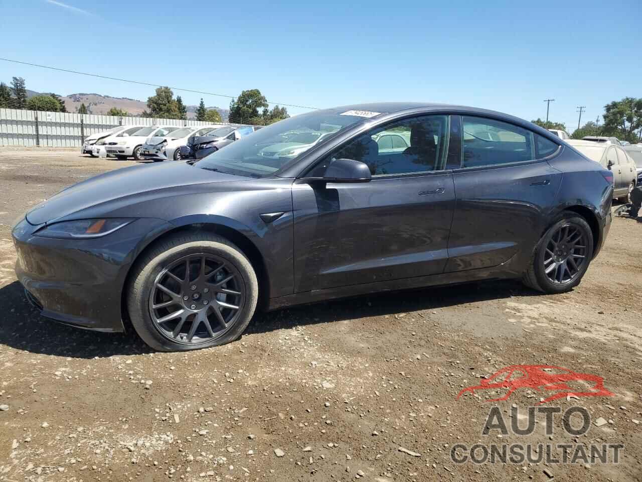 TESLA MODEL 3 2025 - 5YJ3E1EB4SF051973