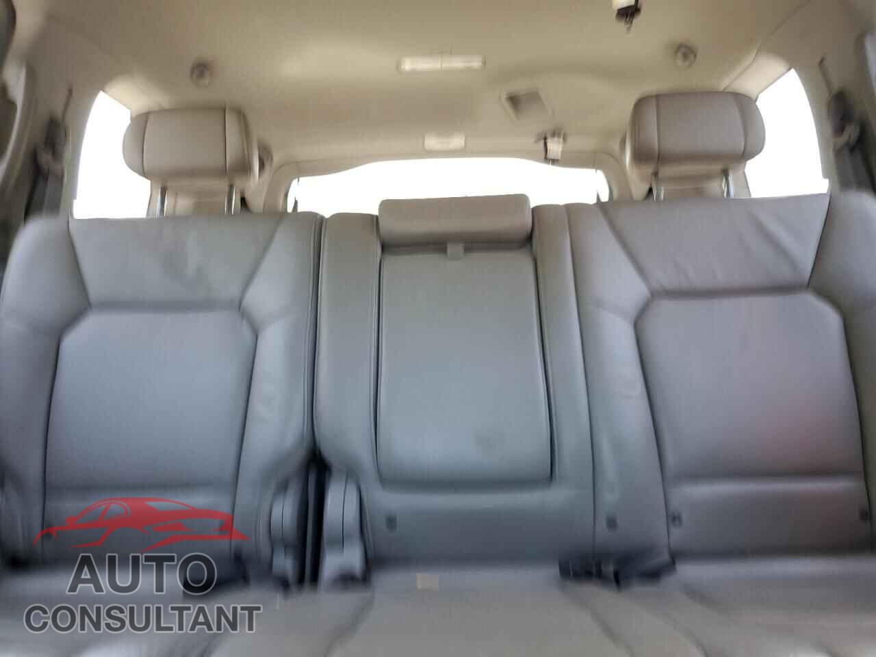 HONDA PILOT 2011 - 5FNYF4H68BB037965