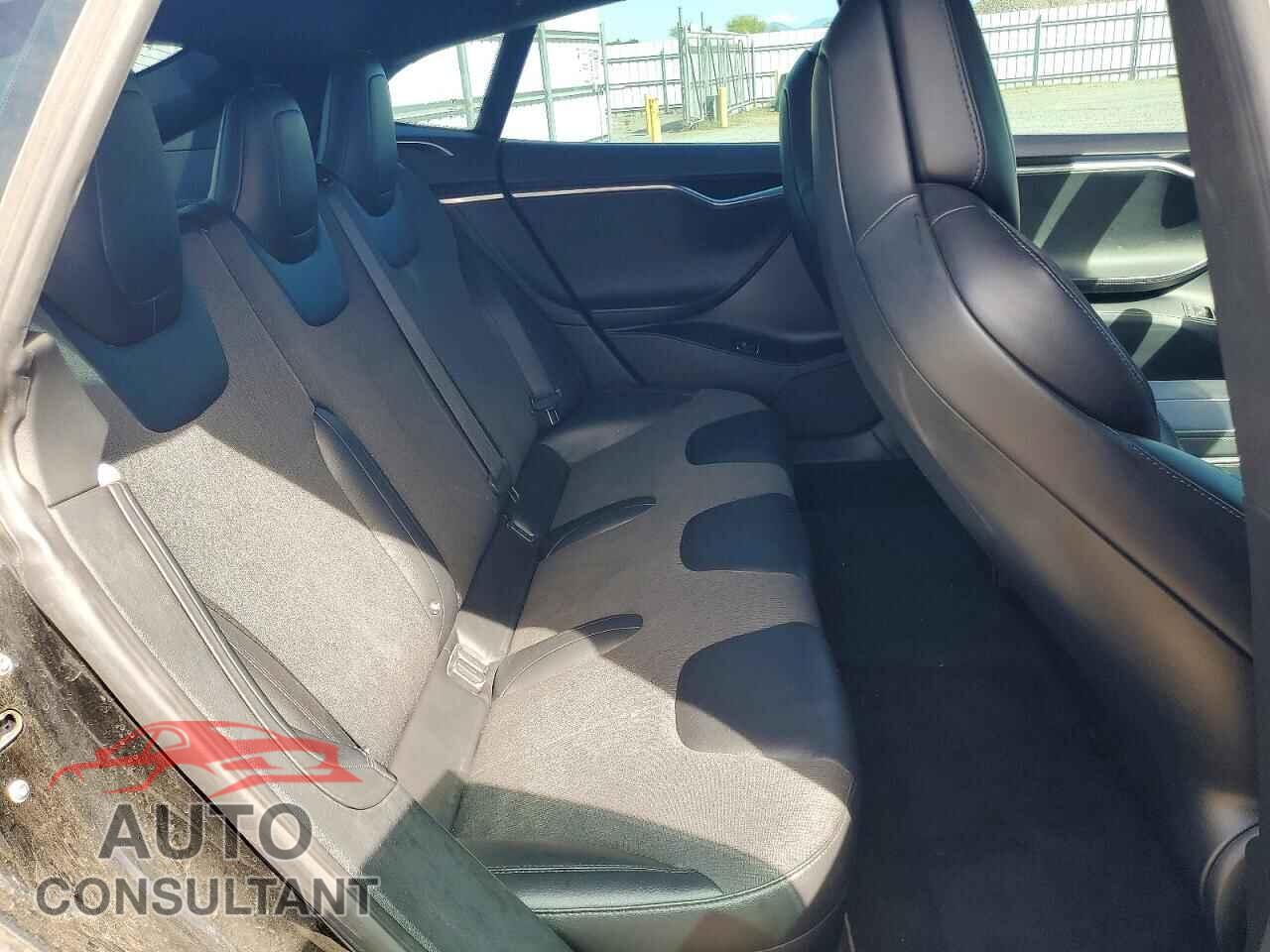 TESLA MODEL S 2017 - 5YJSA1E10HF192711