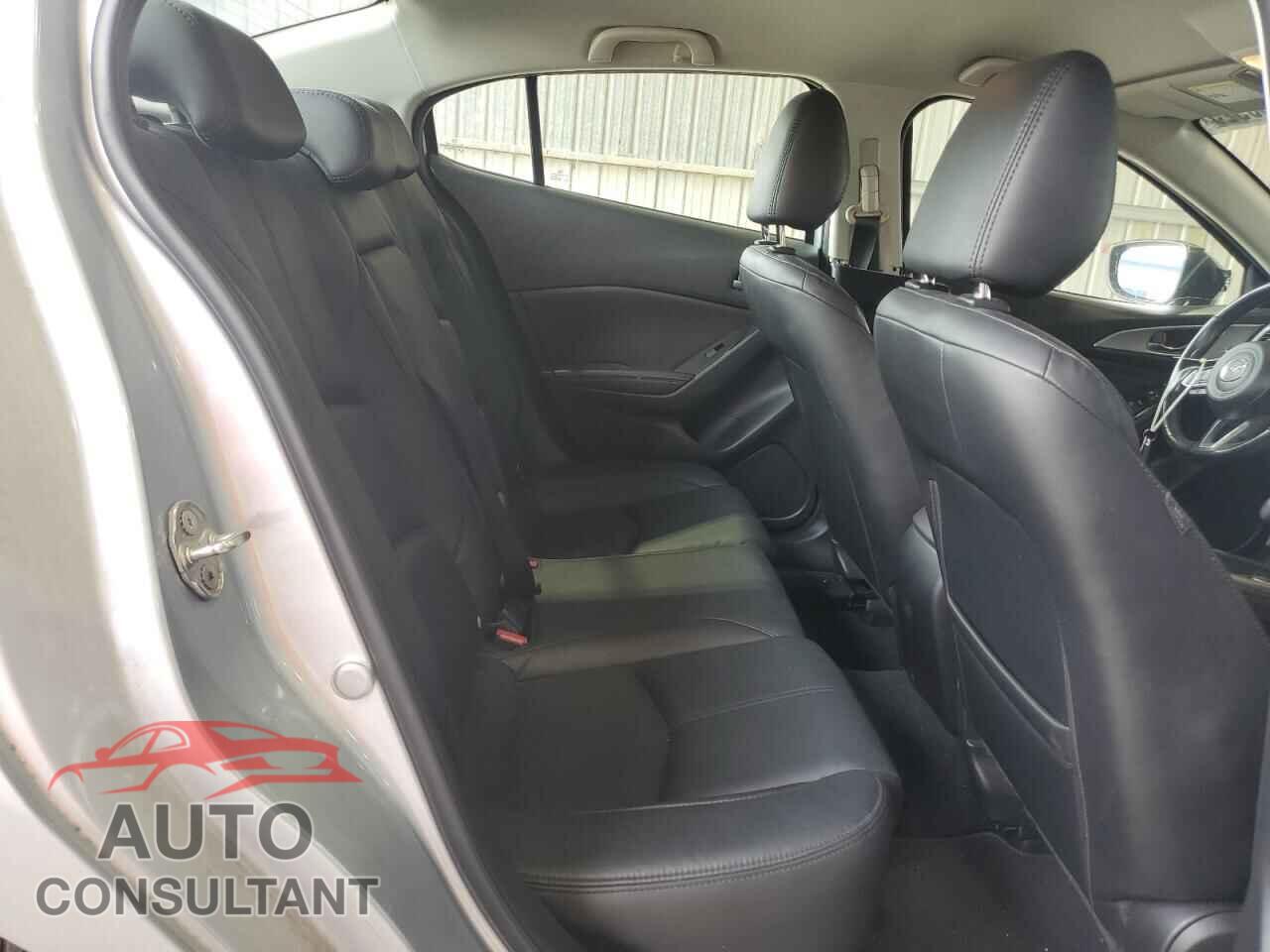 MAZDA 3 2017 - 3MZBN1V72HM106977