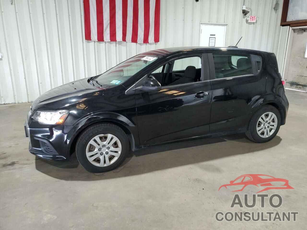 CHEVROLET SONIC 2019 - 1G1JG6SB4K4137268