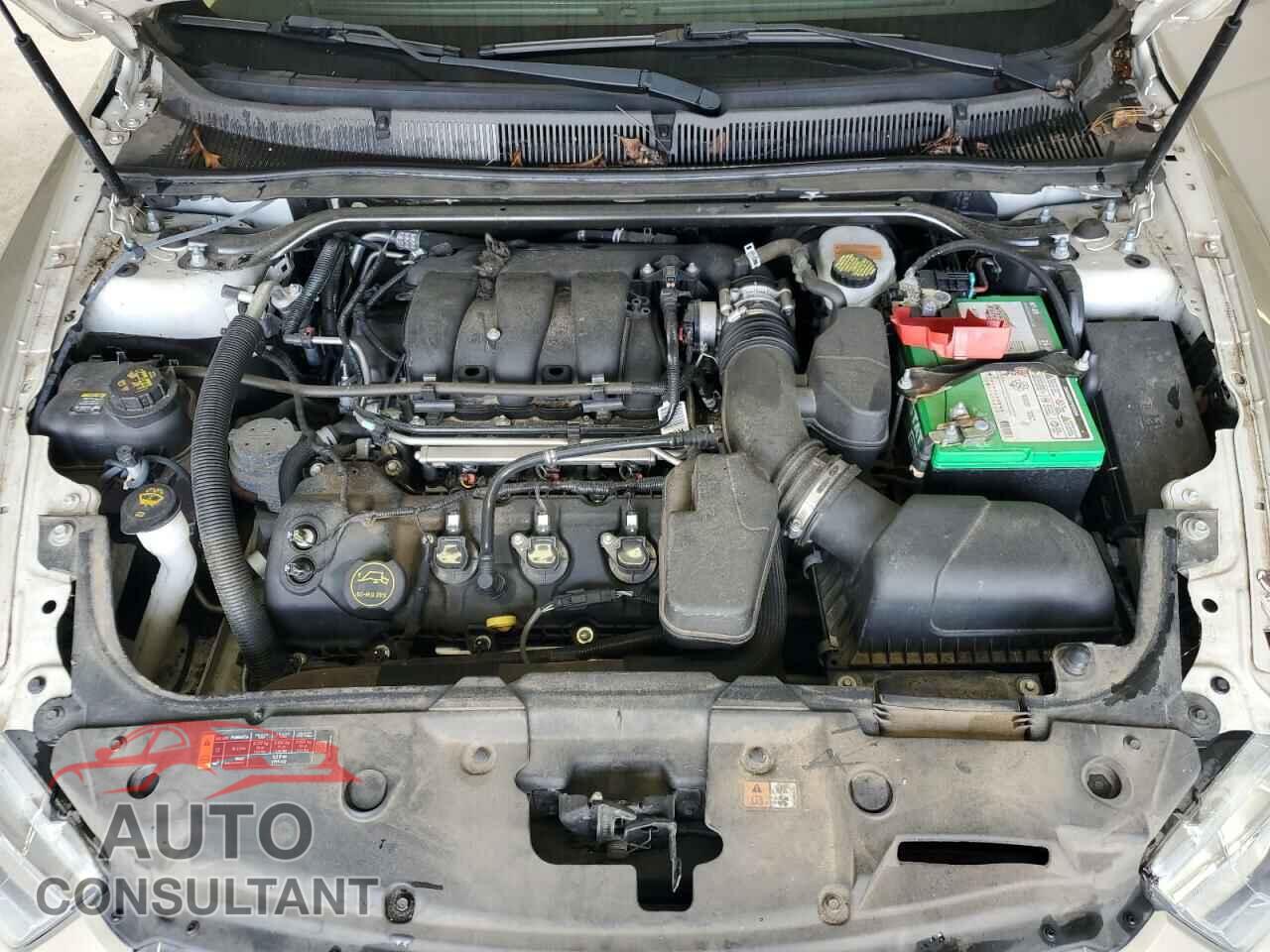 FORD TAURUS 2018 - 1FAHP2E83JG111780