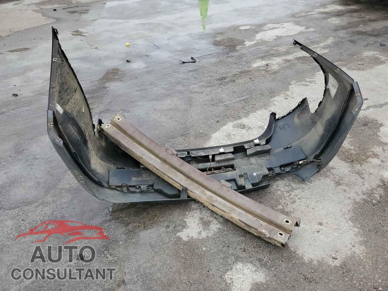 FORD TAURUS 2011 - 1FAHP2FW0BG176438