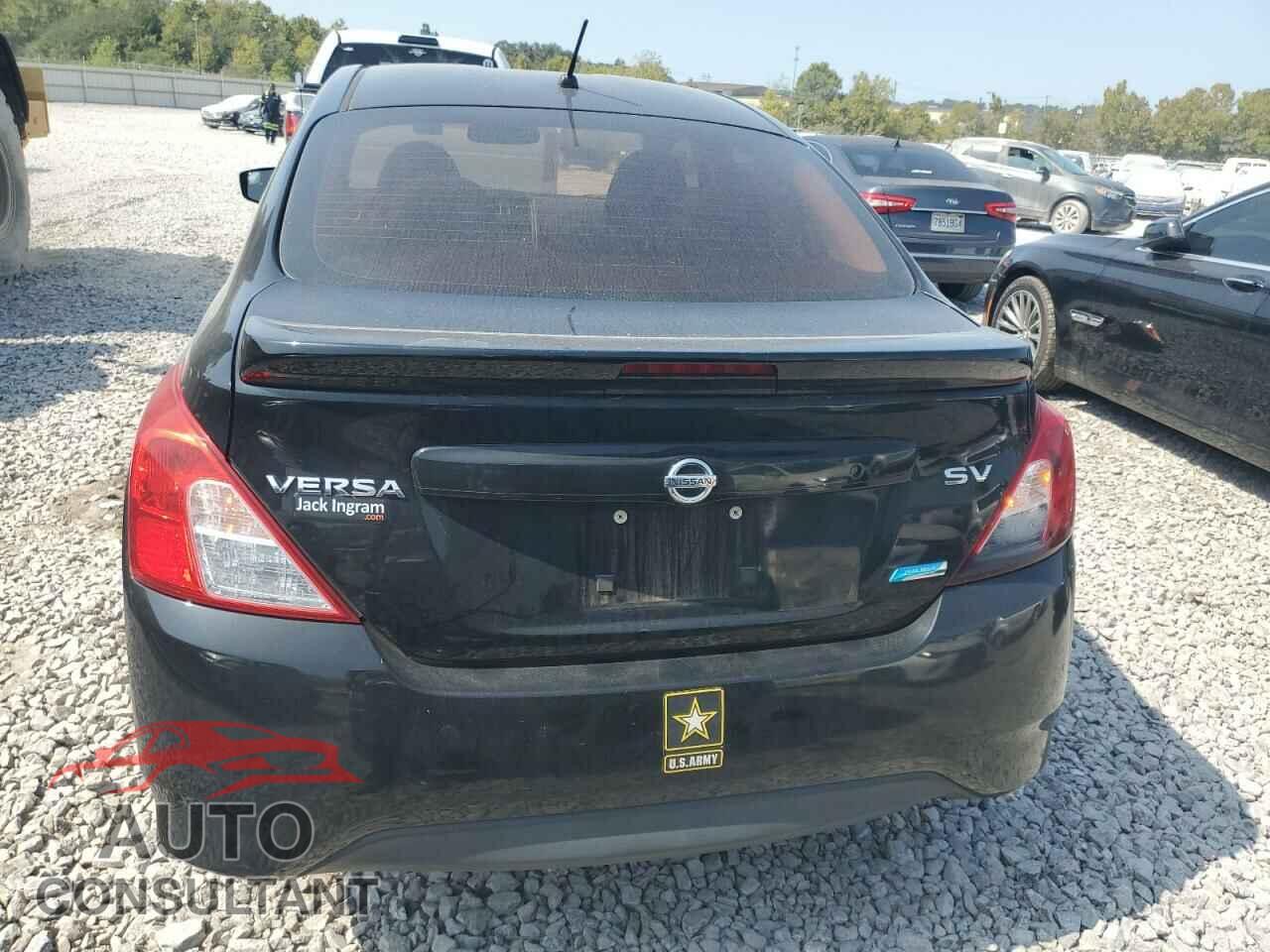 NISSAN VERSA 2015 - 3N1CN7AP1FL840645