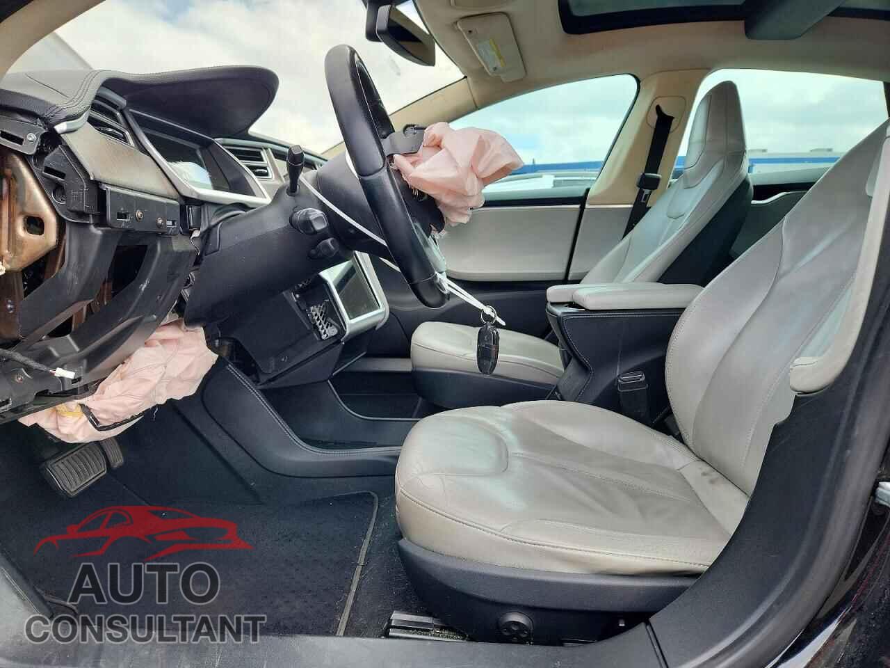 TESLA MODEL S 2013 - 5YJSA1CN2DFP28025