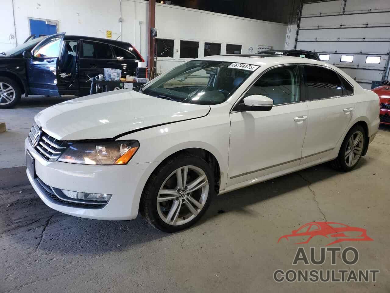 VOLKSWAGEN PASSAT 2014 - 1VWCN7A34EC067297