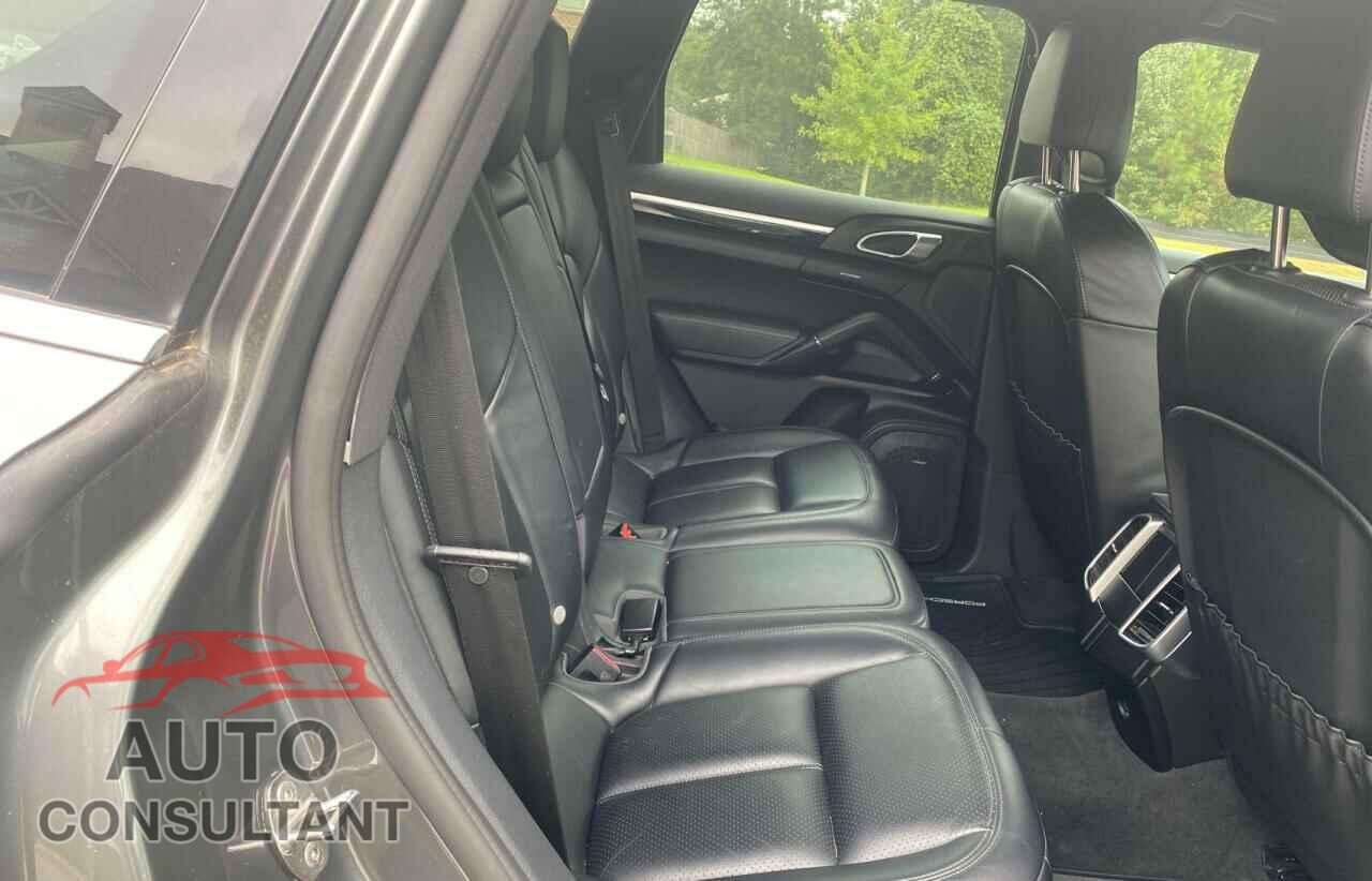 PORSCHE CAYENNE 2017 - WP1AA2A2XHKA91404