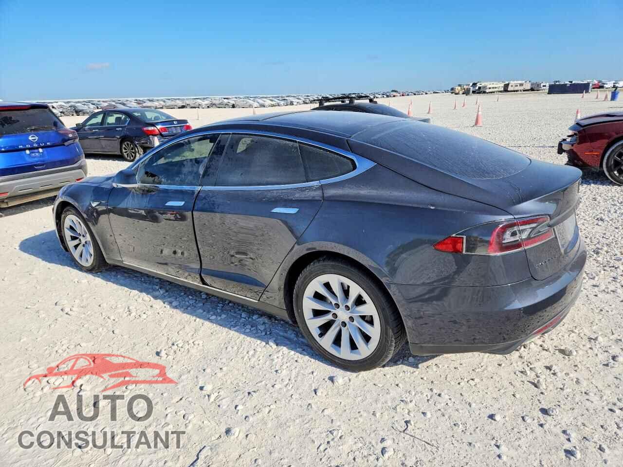 TESLA MODEL S 2015 - 5YJSA1E27FF112486