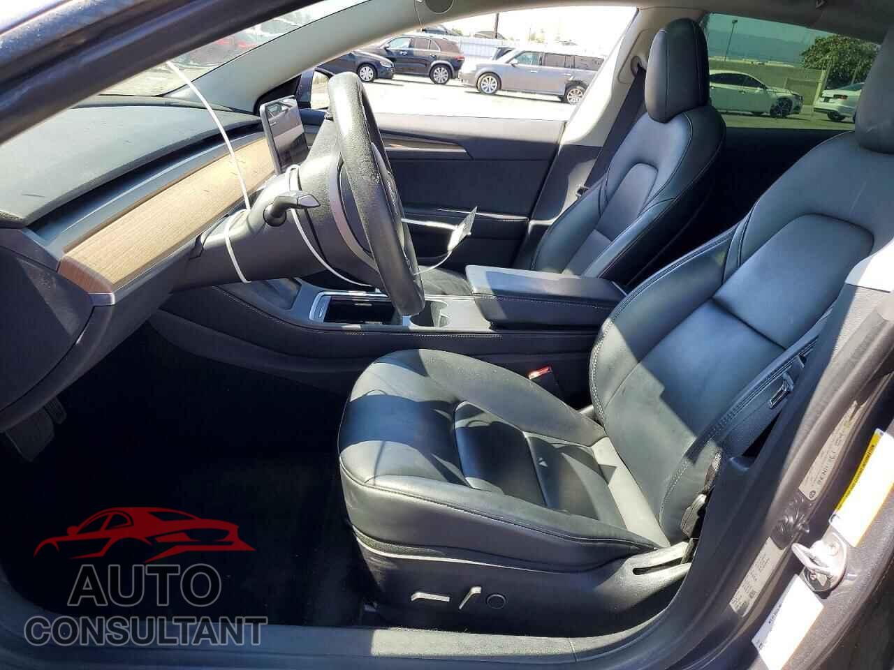 TESLA MODEL 3 2021 - 5YJ3E1EA5MF100205