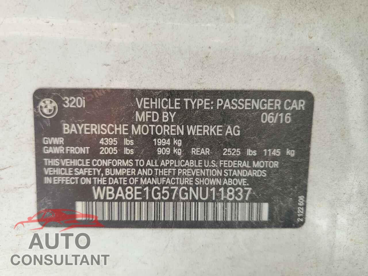BMW 3 SERIES 2016 - WBA8E1G57GNU11837