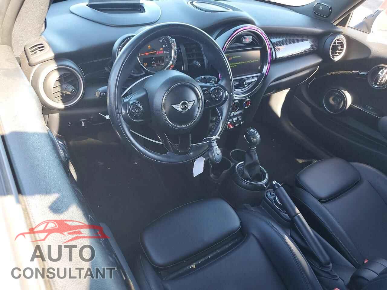 MINI COOPER 2015 - WMWXP7C50F2A33216