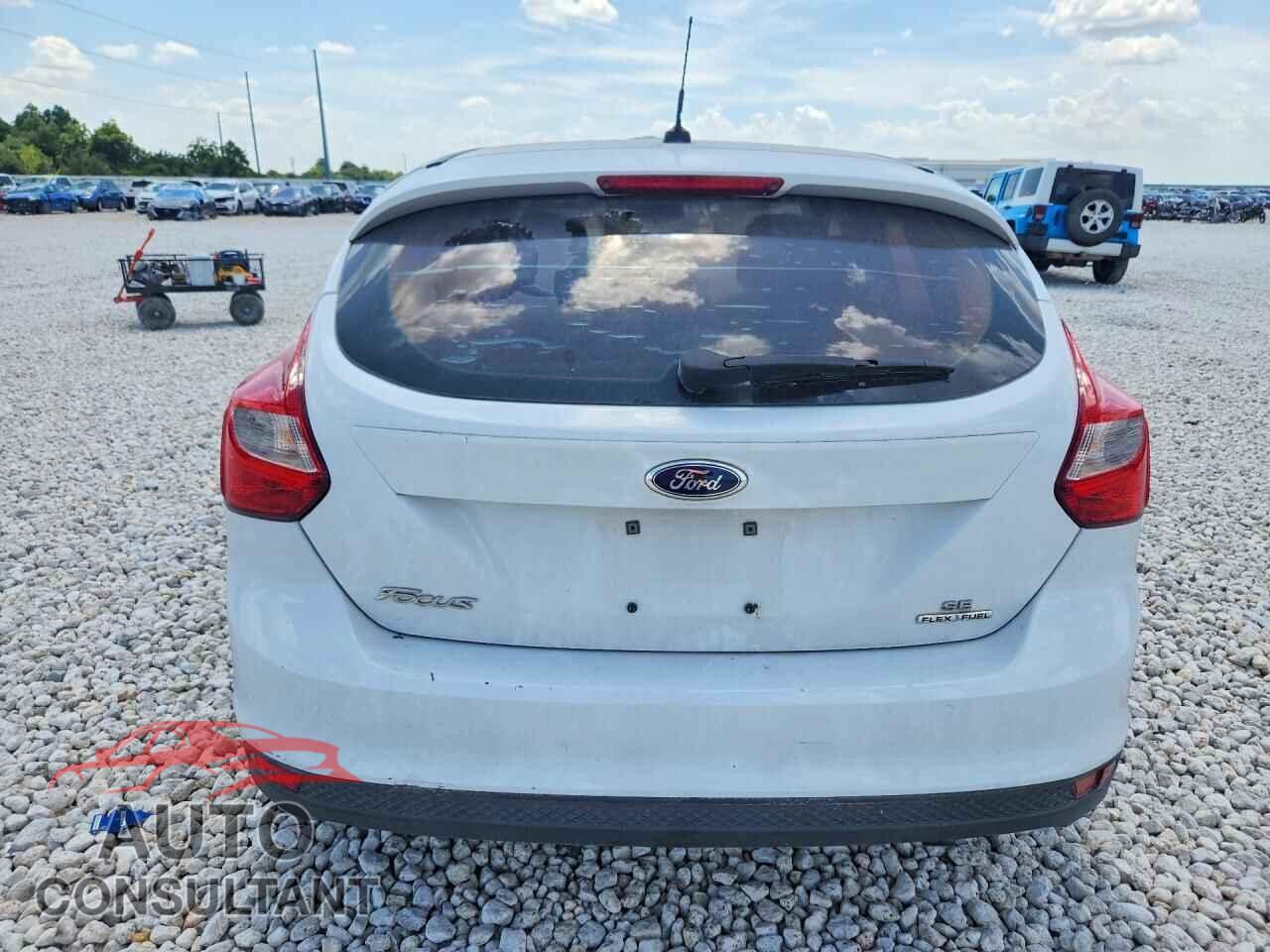 FORD FOCUS 2014 - 1FADP3K20EL207724