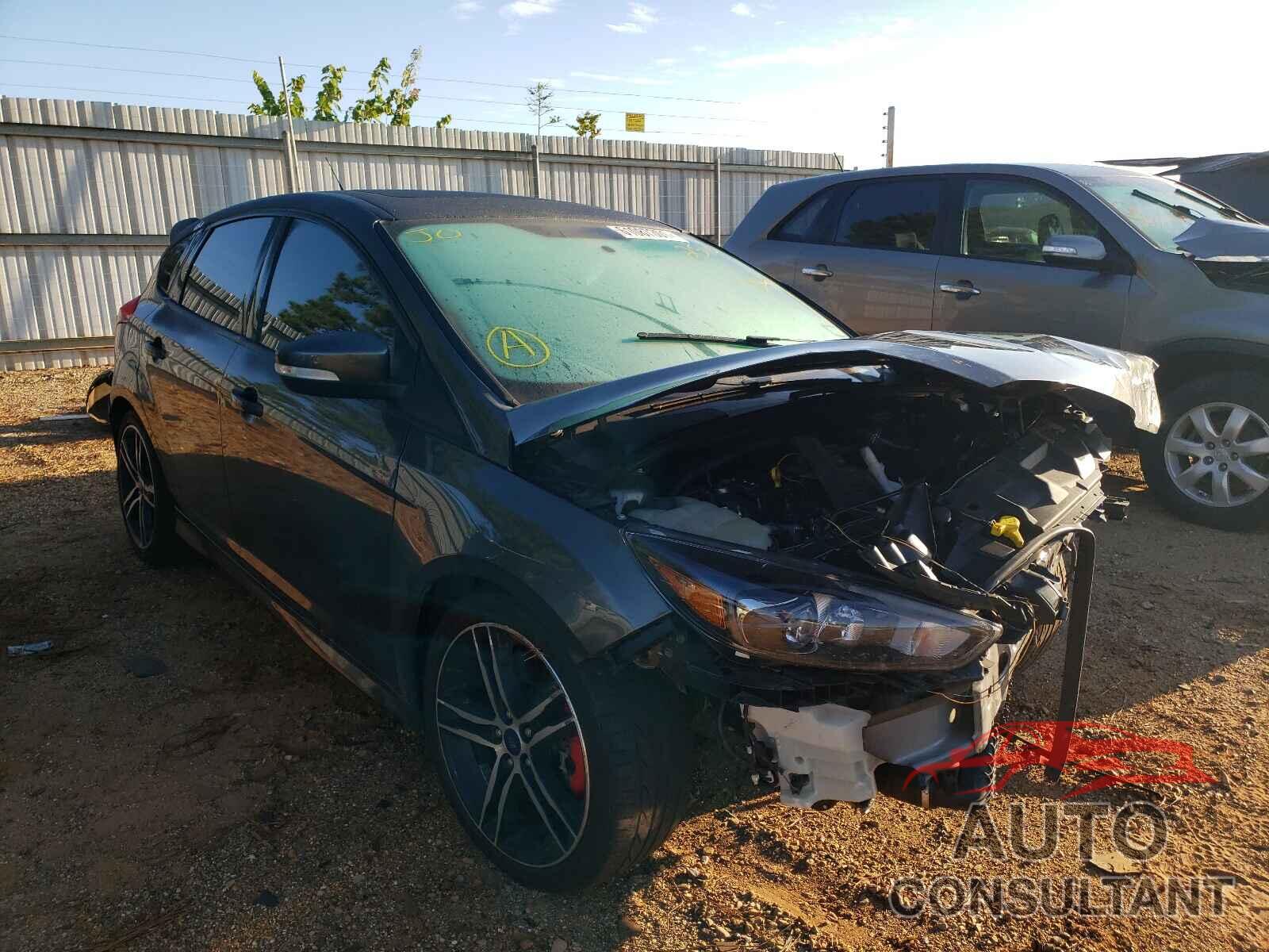 FORD FOCUS 2018 - 1FADP3L97JL282510