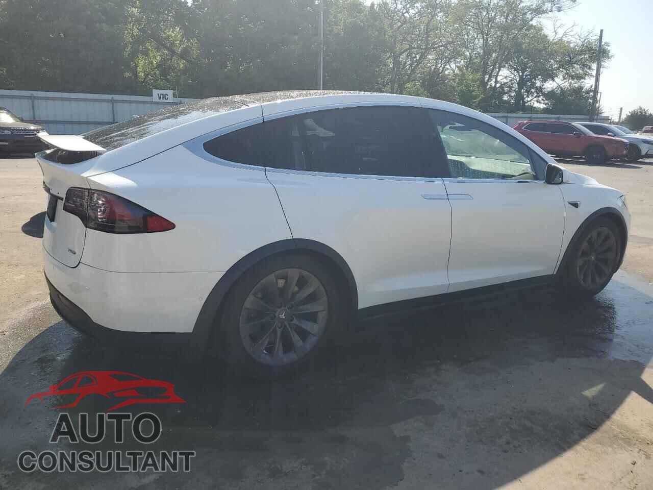TESLA MODEL X 2018 - 5YJXCBE21JF122333