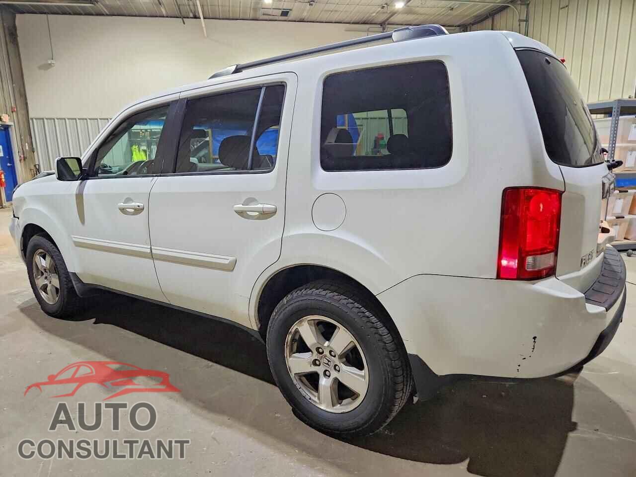HONDA PILOT 2011 - 5FNYF4H67BB032613