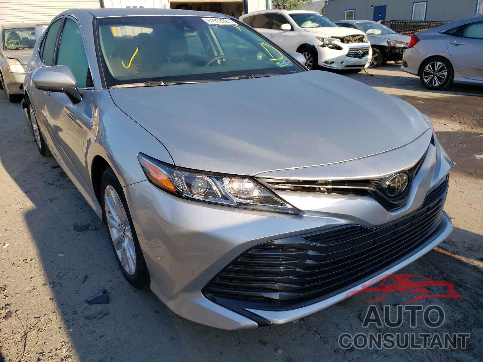 TOYOTA CAMRY 2018 - 4T1B11HK0JU504734
