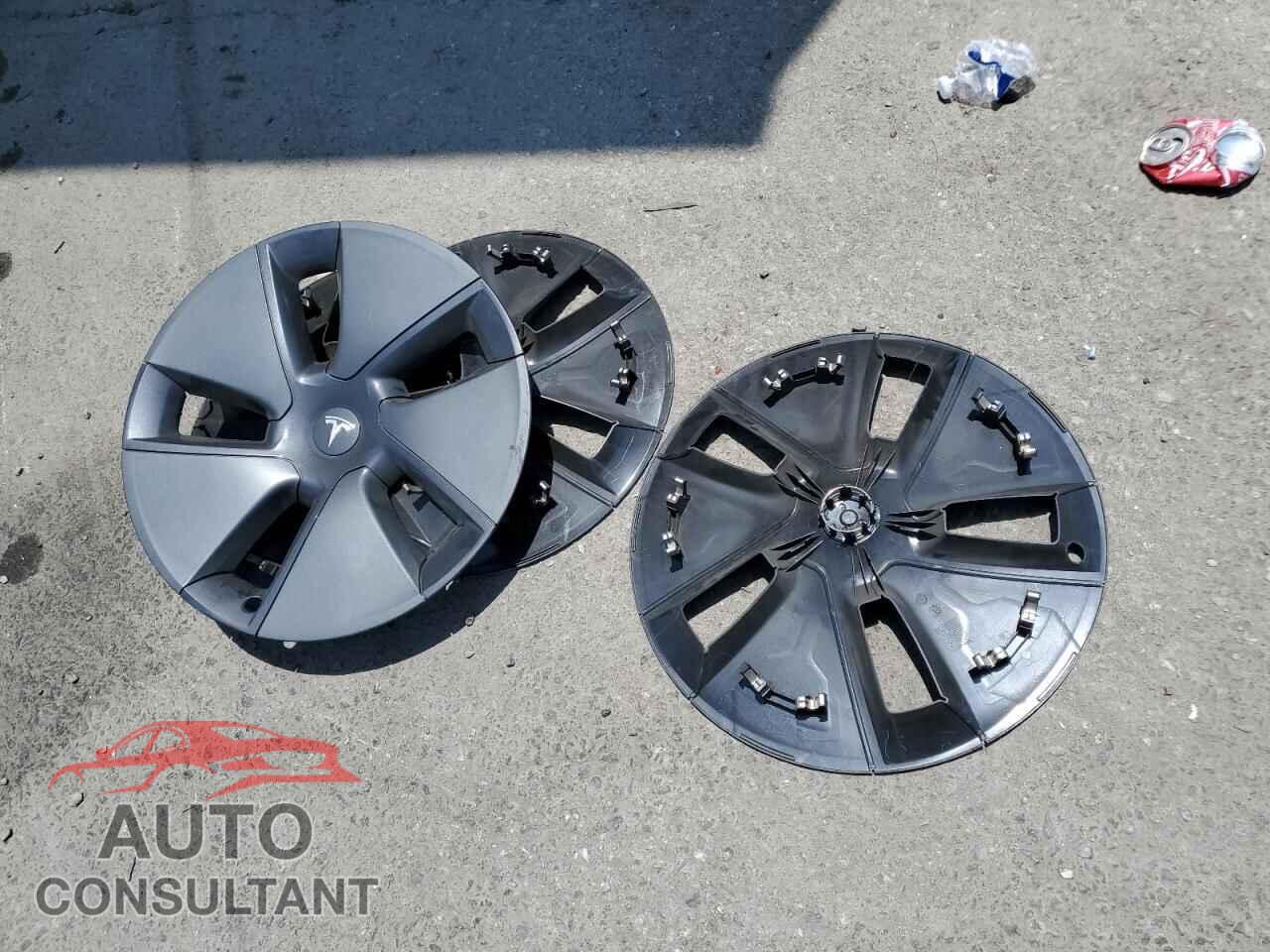 TESLA MODEL 3 2023 - 5YJ3E1EA5PF454696