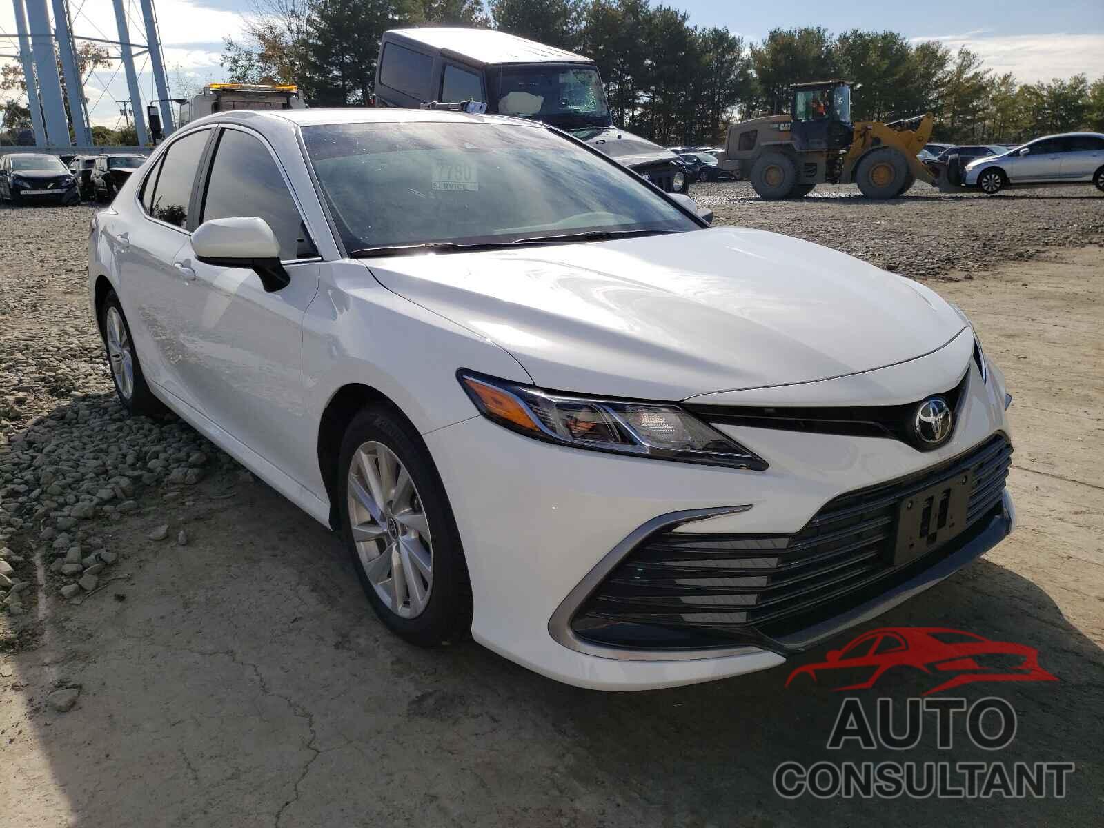 TOYOTA CAMRY 2021 - 4T1C11AK0MU525778