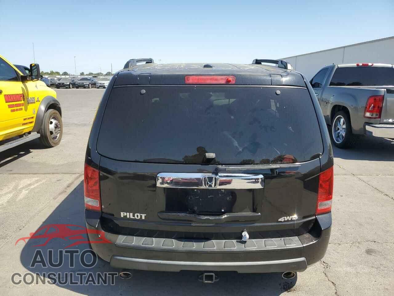HONDA PILOT 2011 - 5FNYF4H74BB010433