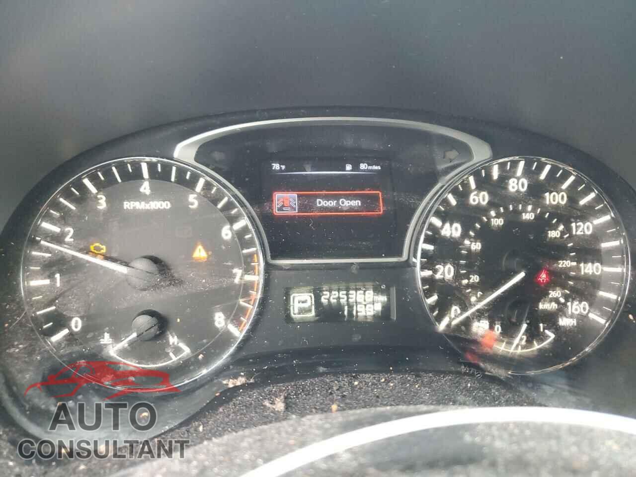NISSAN PATHFINDER 2015 - 5N1AR2MN2FC681275