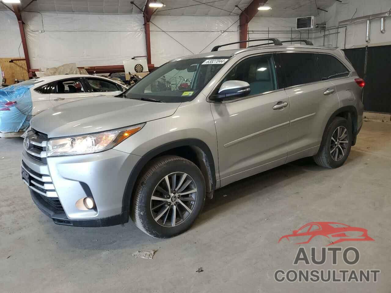 TOYOTA HIGHLANDER 2018 - 5TDJZRFH4JS542079