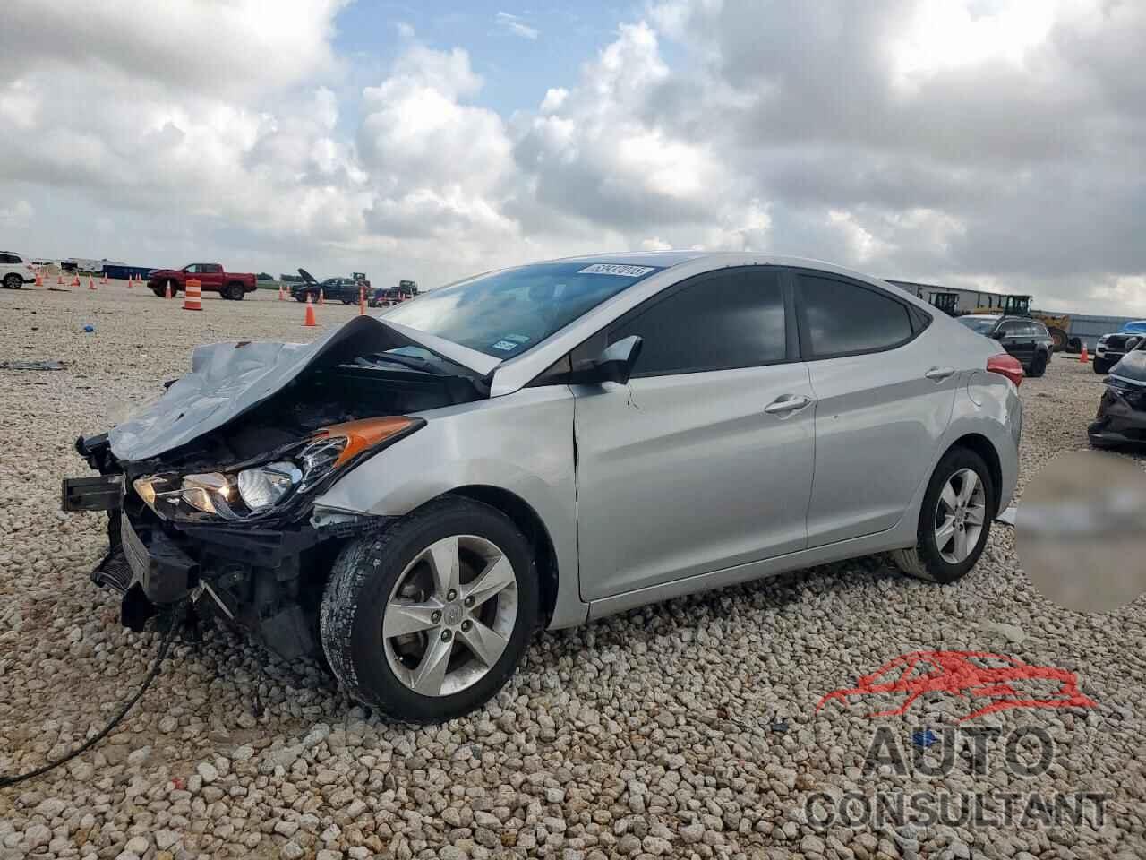 HYUNDAI ELANTRA 2013 - 5NPDH4AE0DH268521