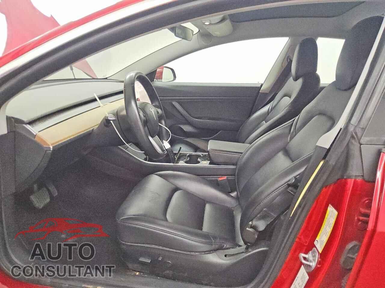 TESLA MODEL 3 2019 - 5YJ3E1EA0KF193695