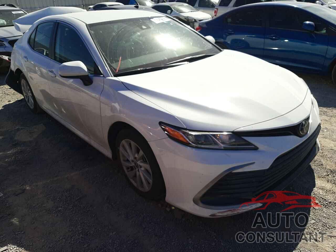 TOYOTA CAMRY 2022 - 4T1C11AK1NU623848