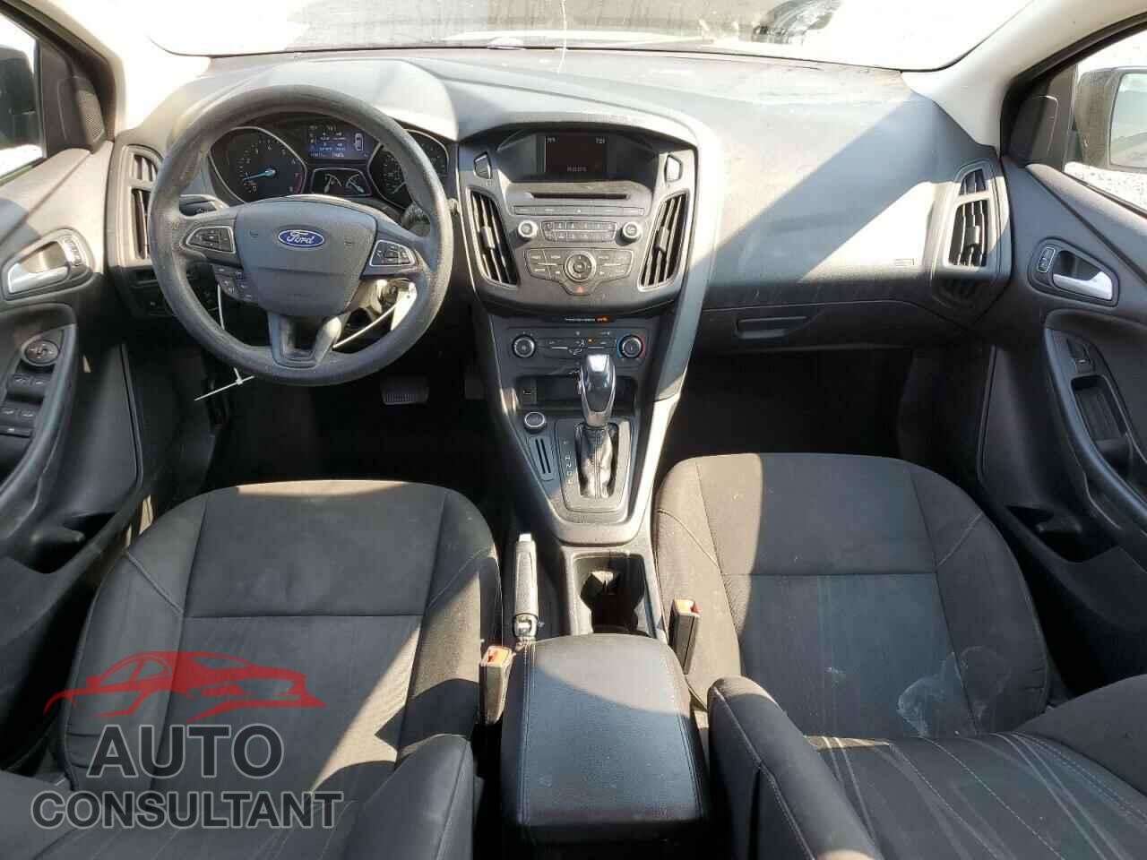 FORD FOCUS 2015 - 1FADP3K20FL242233