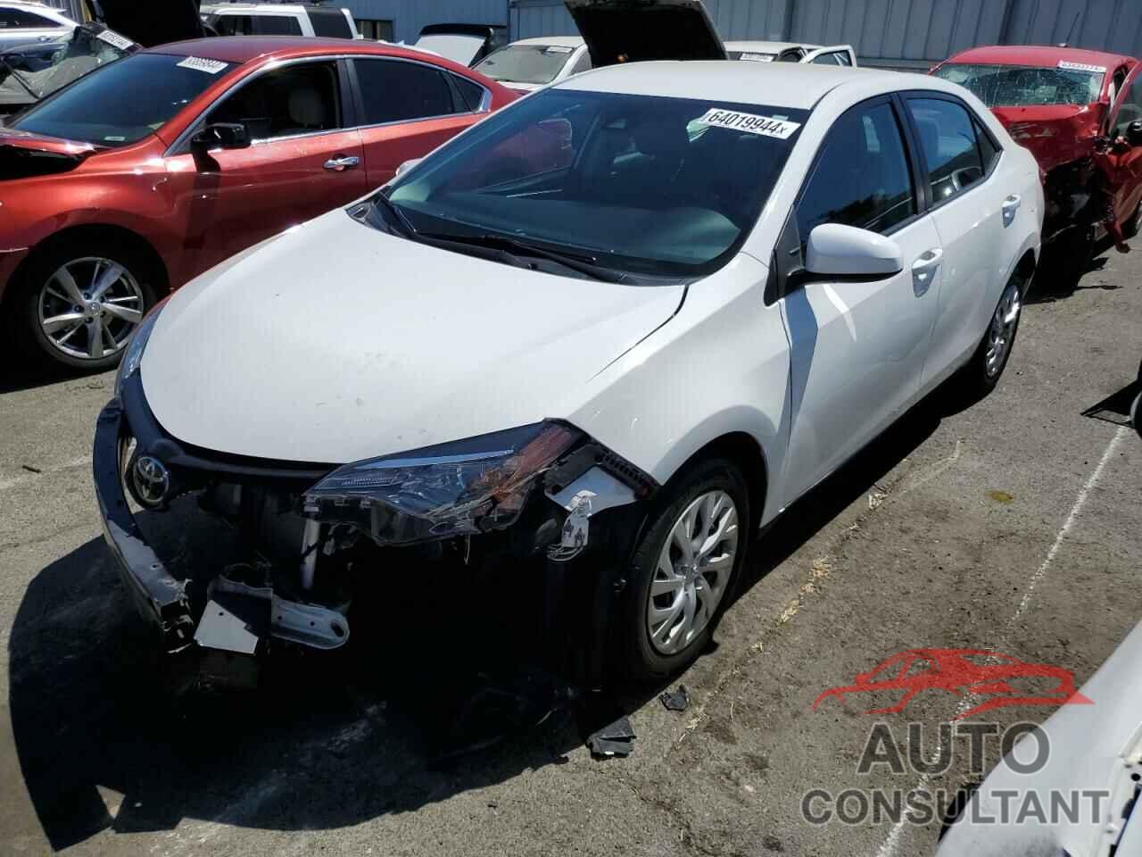 TOYOTA COROLLA 2018 - 5YFBURHE6JP850448