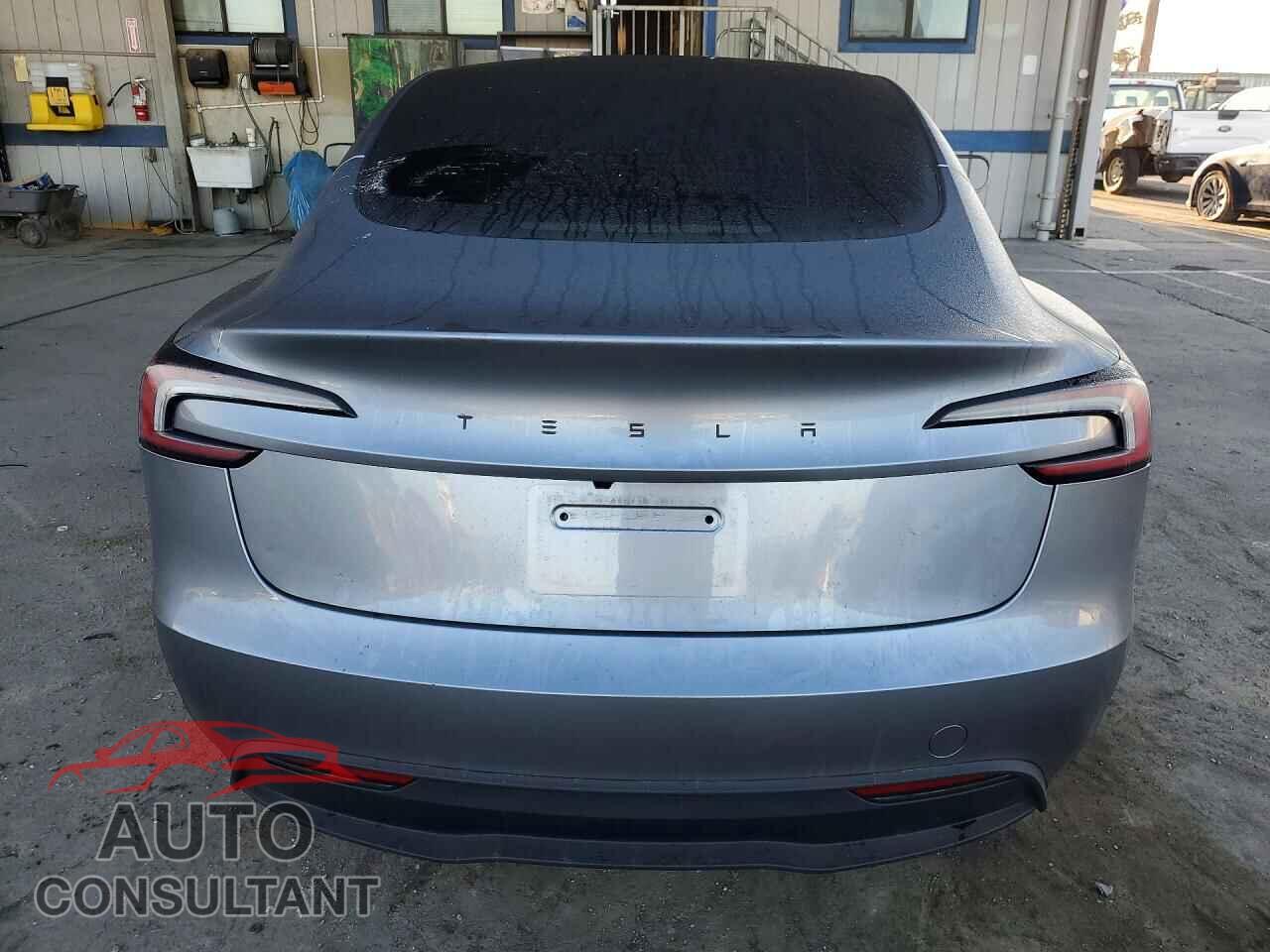 TESLA MODEL 3 2026 - 5YJ3E1EA8TF160607