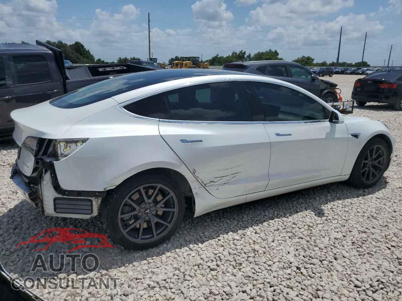 TESLA MODEL 3 2019 - 5YJ3E1EB8KF494160