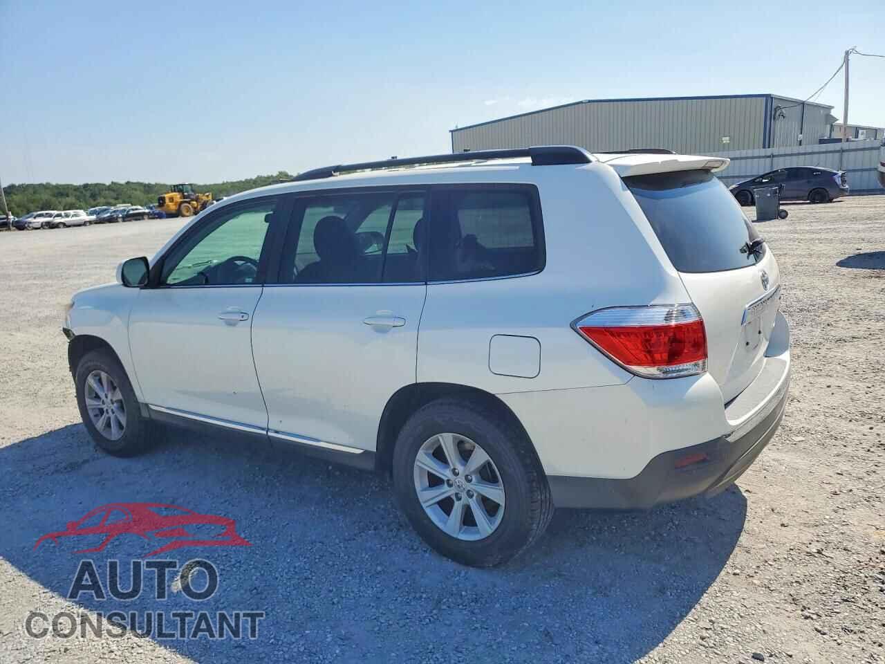 TOYOTA HIGHLANDER 2013 - 5TDBK3EH8DS251760