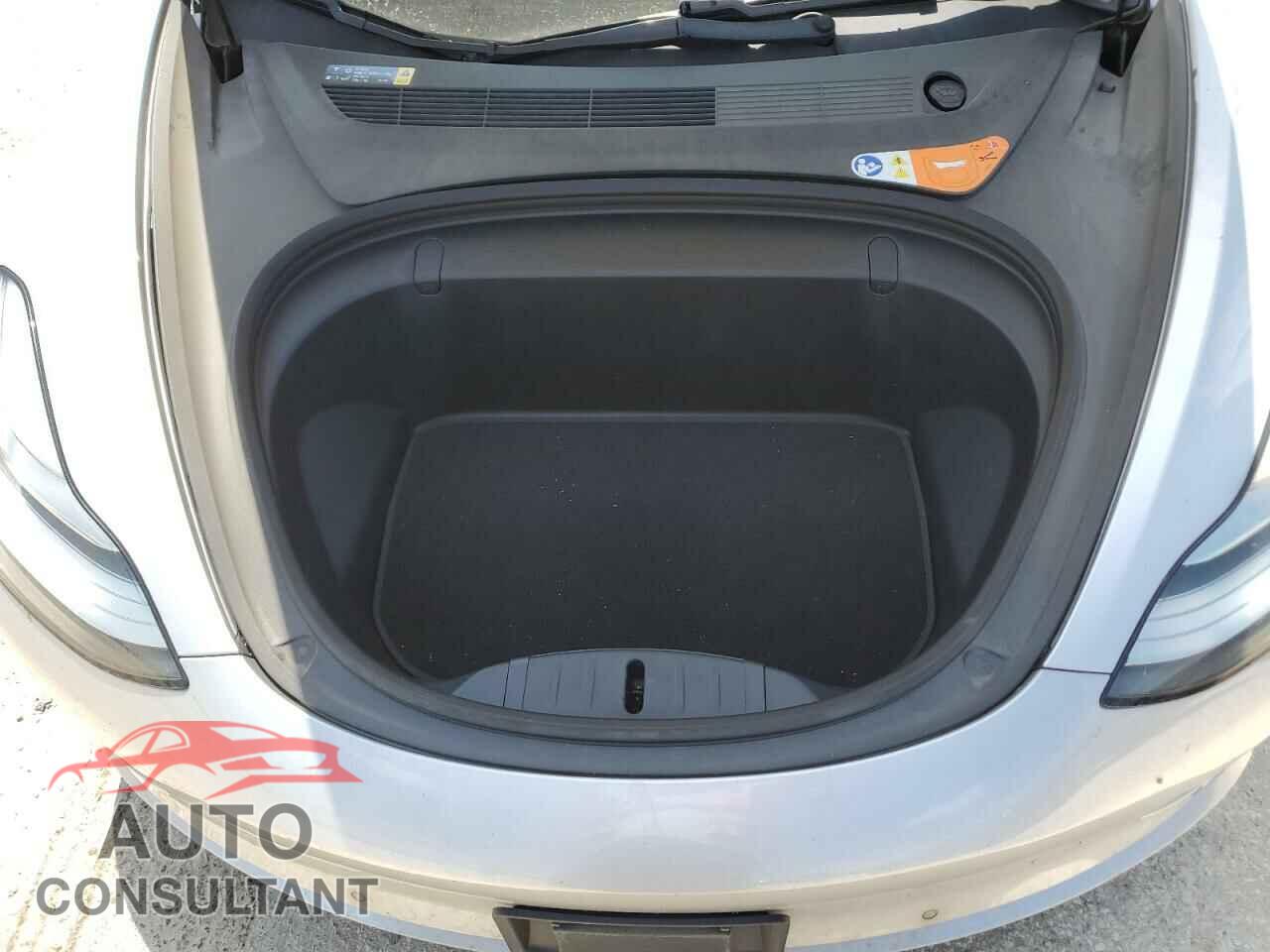 TESLA MODEL 3 2018 - 5YJ3E1EA5JF034718