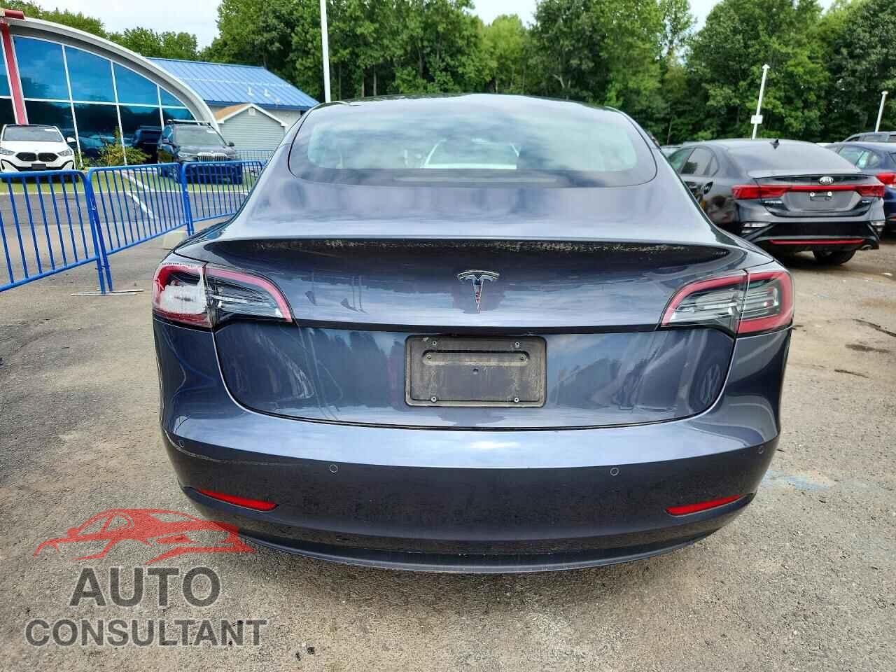 TESLA MODEL 3 2021 - 5YJ3E1EA4MF961374