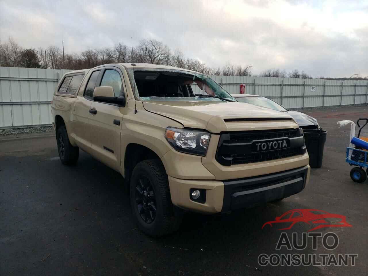 TOYOTA TUNDRA 2016 - 5TFUY5F13GX540371