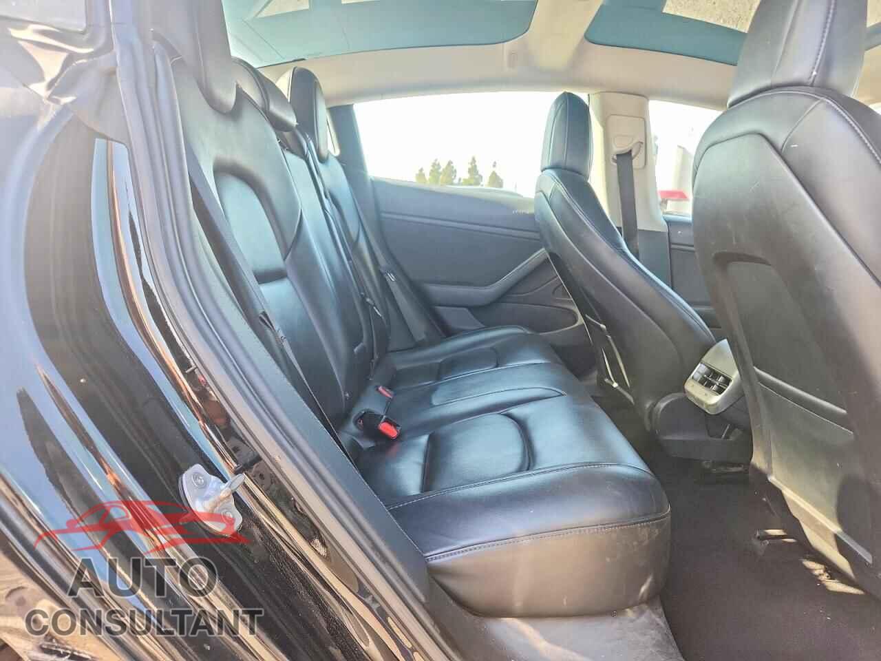 TESLA MODEL 3 2018 - 5YJ3E1EB7JF083833