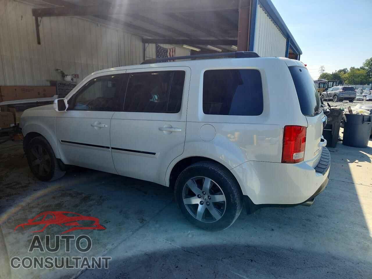 HONDA PILOT 2015 - 5FNYF4H96FB030187