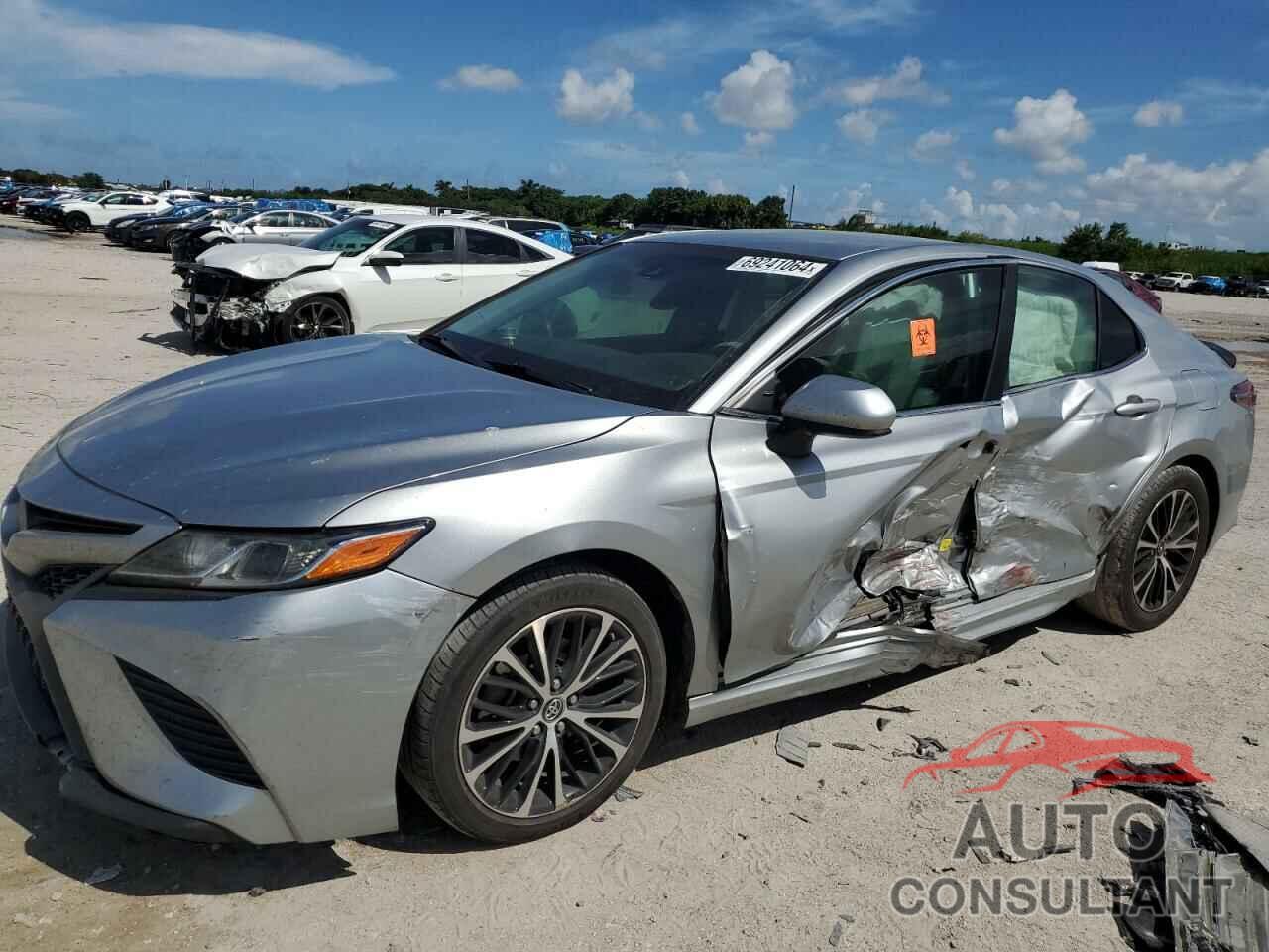 TOYOTA CAMRY 2018 - 4T1B11HK3JU065187